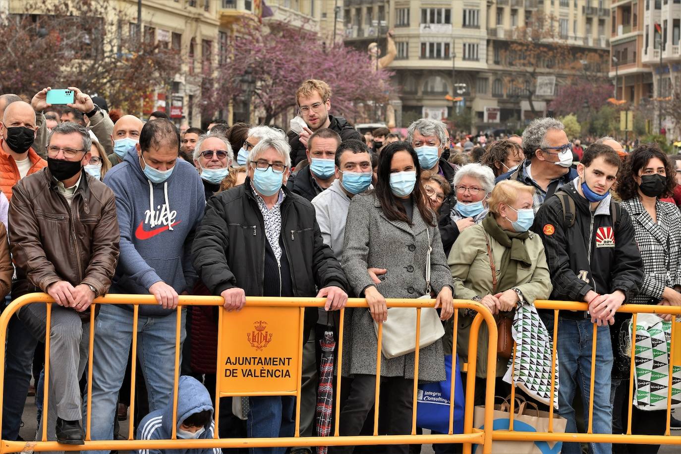 Fotos: Búscate en la mascletà del martes 15 de marzo de 2022