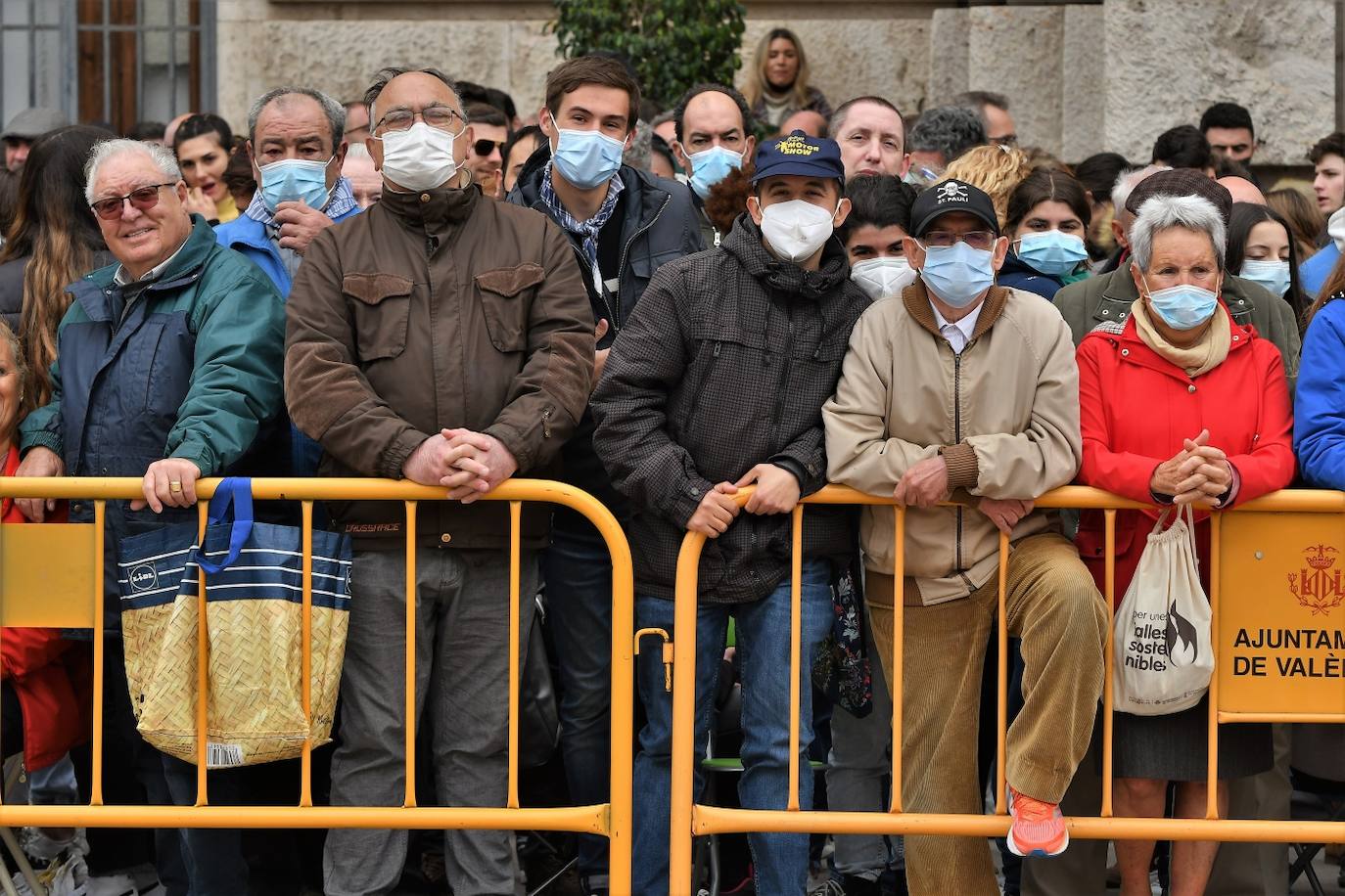 Fotos: Búscate en la mascletà del martes 15 de marzo de 2022