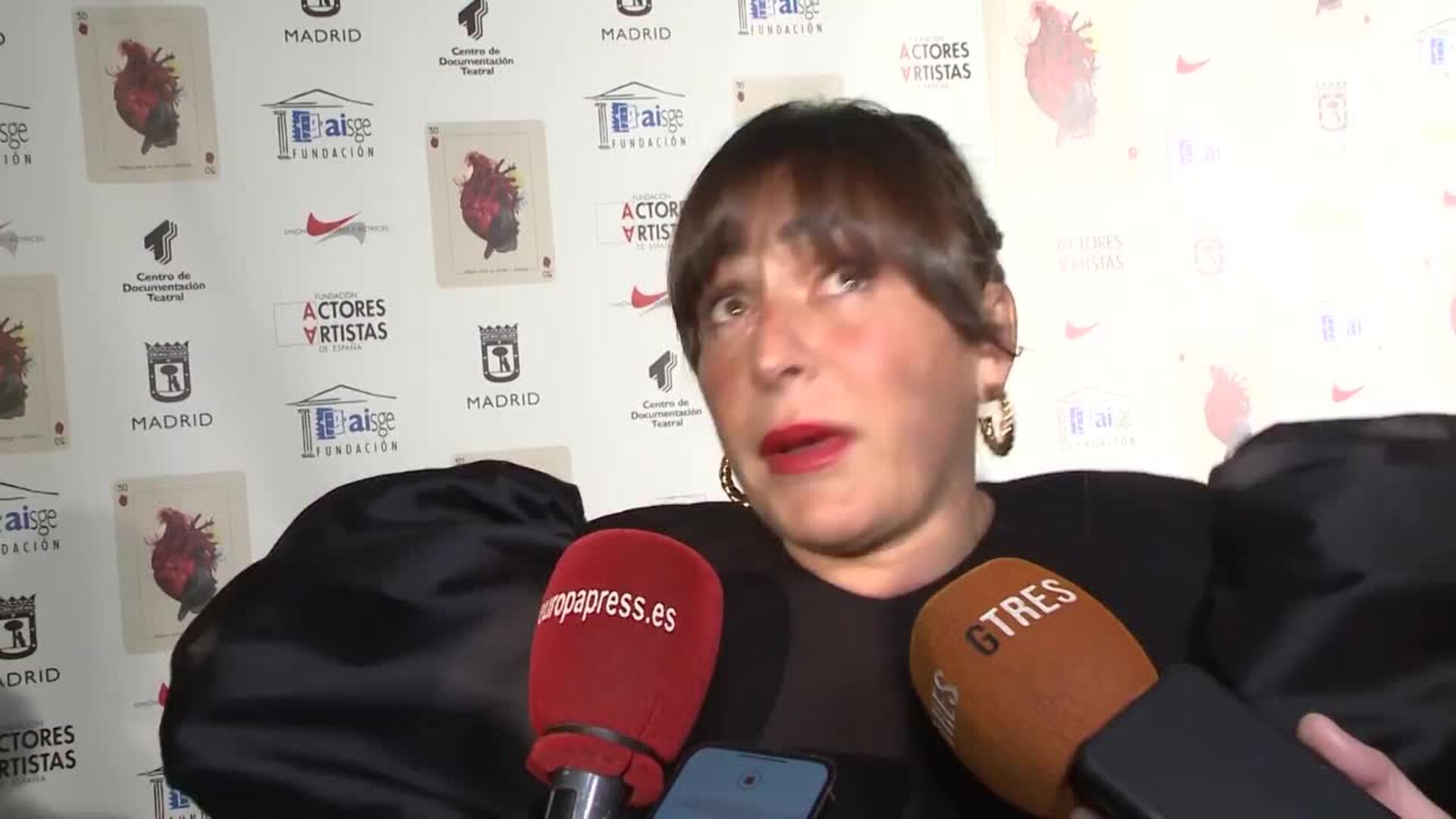 Candela Peña alza de nuevo la voz para pedir trabajo tras recibir un premio