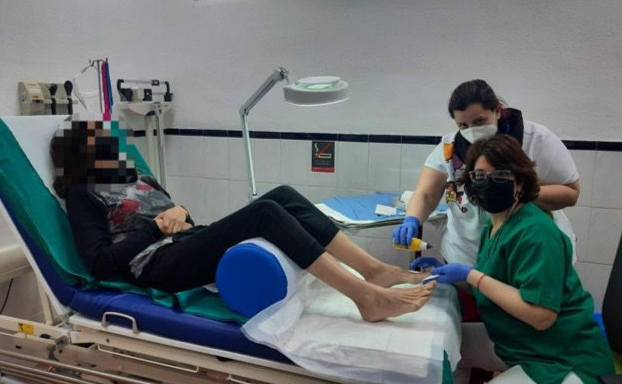 Nuevo servicio médico en Villalonga y Ador para quitar quistes y uñas encarnadas