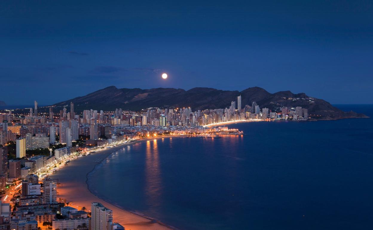 Benidorm sigue aumentando el número de hoteles abiertos