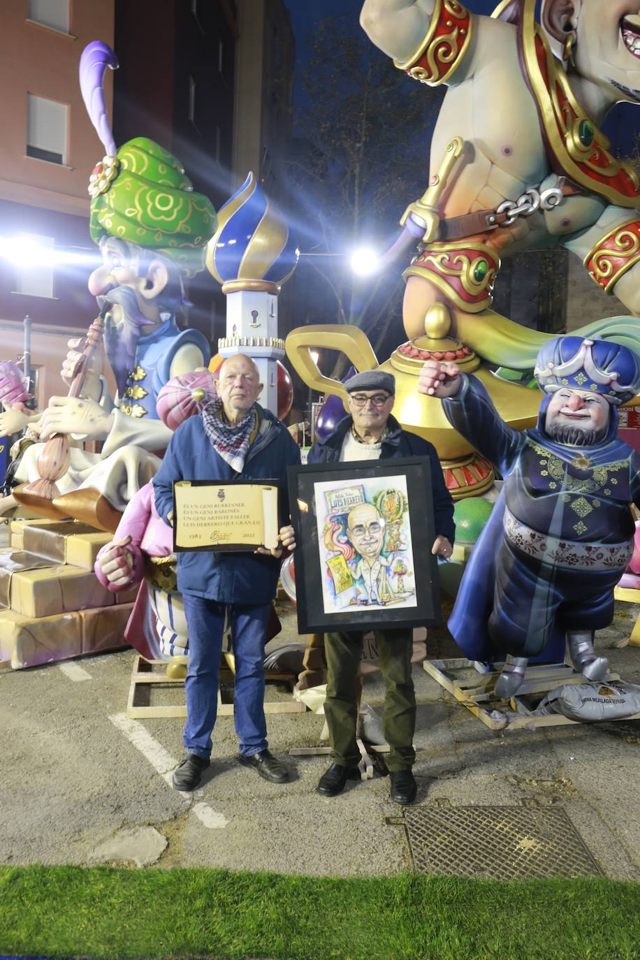 Fotos: Fiesta sorpresa de Barón de Patraix a Luis Herrero