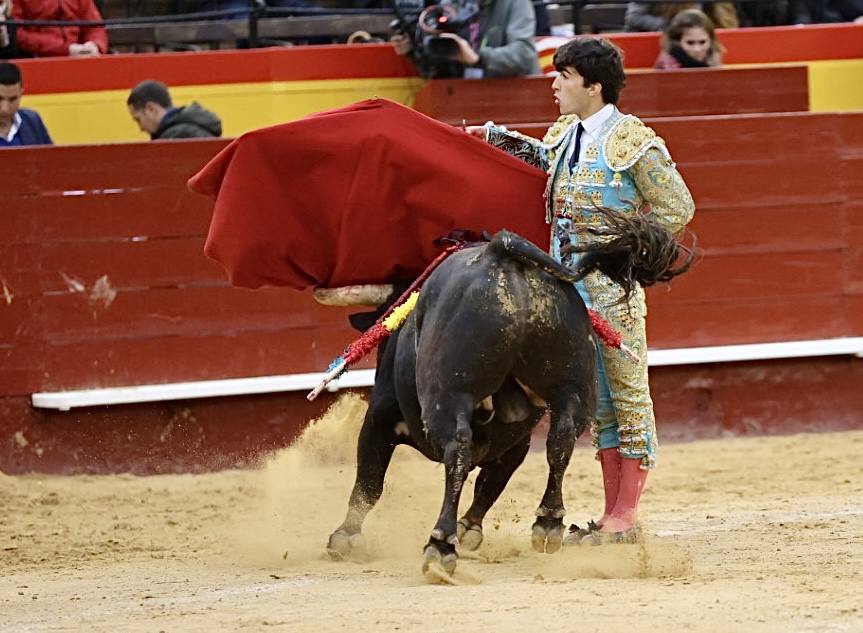 Este miércoles se ha reanudado la Feria Taurina de Fallas 2022 en la Plaza de Toros de Valencia. Han hecho el paseíllo los novillos de El Pilar para 'El Niño de las Monjas', Álvaro Alarcón y Manuel Perera.