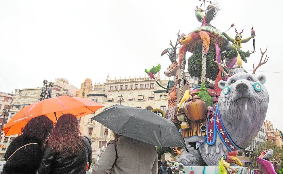 'Celia' castiga los negocios en Fallas