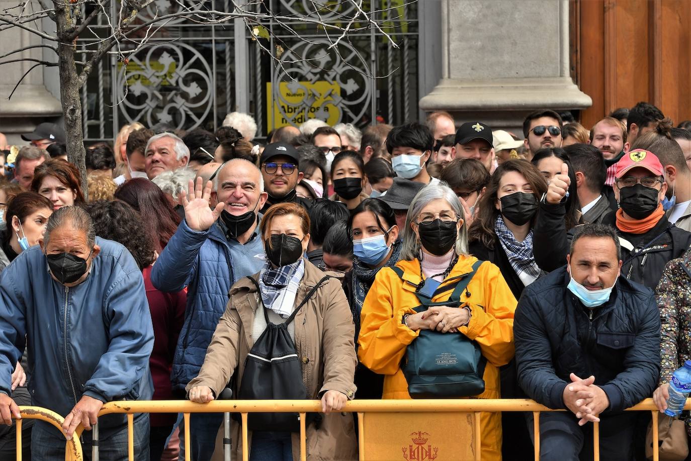 Fotos: Búscate en la mascletà de este 18 de marzo de 2022