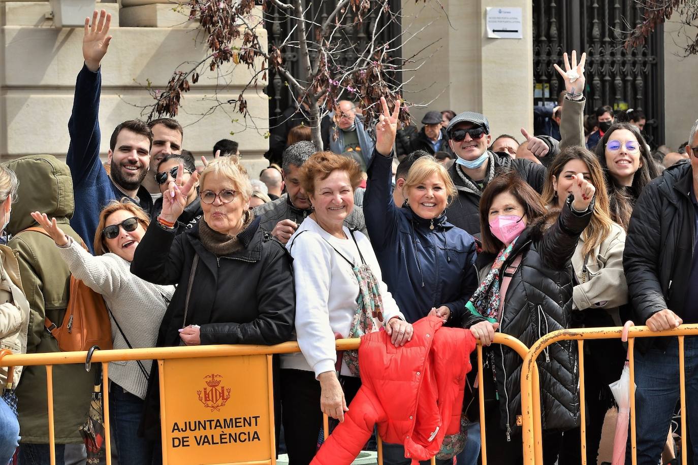 Fotos: Búscate en la mascletà de este 18 de marzo de 2022