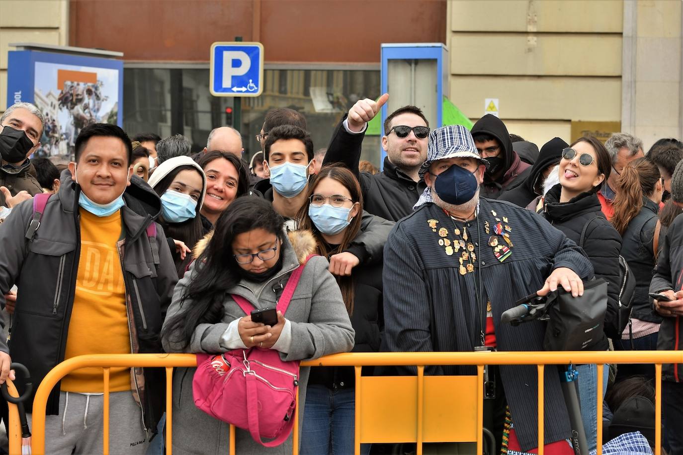 Fotos: Búscate en la mascletà de este 18 de marzo de 2022