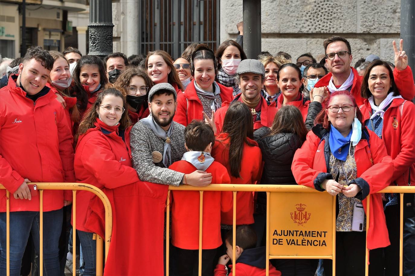 Fotos: Búscate en la mascletà de este 18 de marzo de 2022