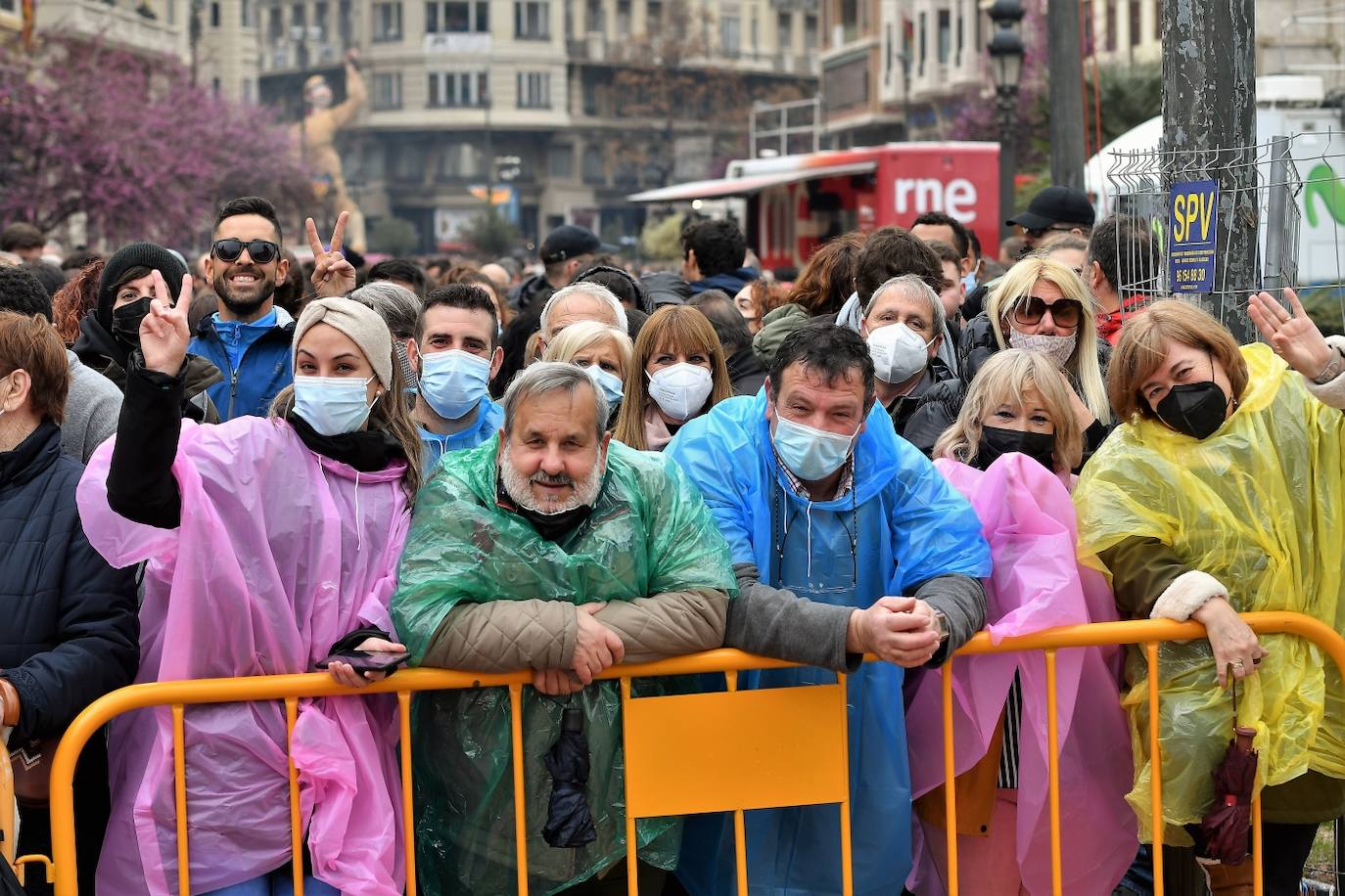 Fotos: Búscate en la mascletà de este sábado 19 de marzo