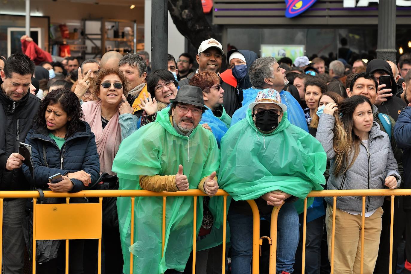 Fotos: Búscate en la mascletà de este sábado 19 de marzo