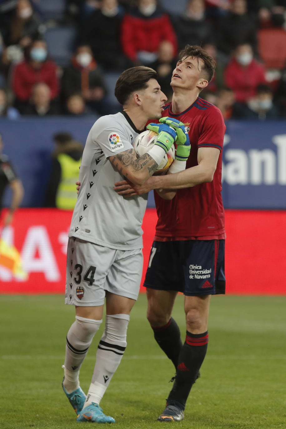 Fotos: Las mejores imágenes del CA Osasuna-Levante UD