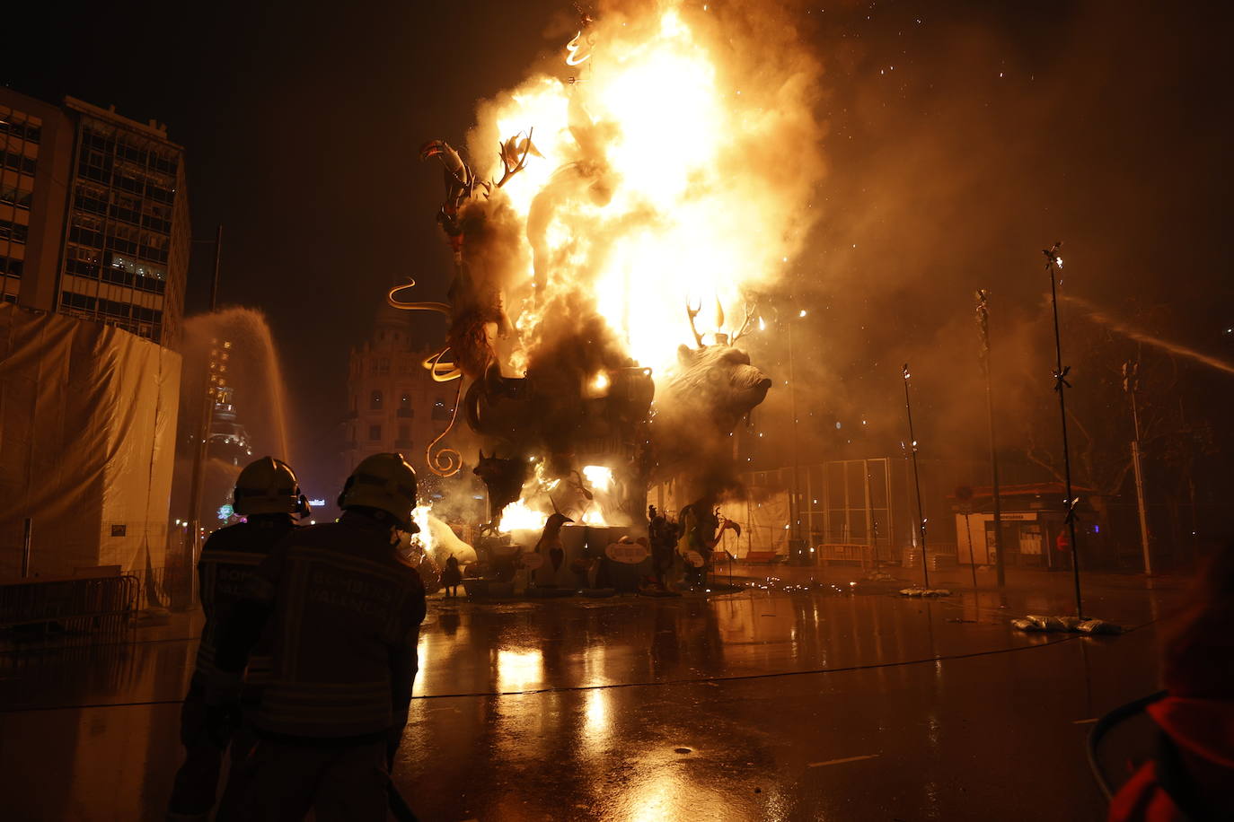 Fotos: Cremà 2022: Arden las fallas de la vuelta a la normalidad