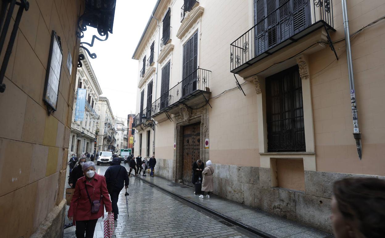 Fachada del futuro hotel, en la parte derecha, en la calle Caballeros. 