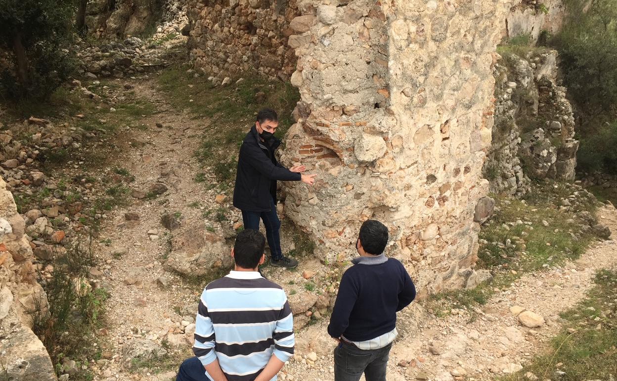 Zona de acceso a la torre donde se reconstruirá la puerta con sillares y un arco de medio punto. 