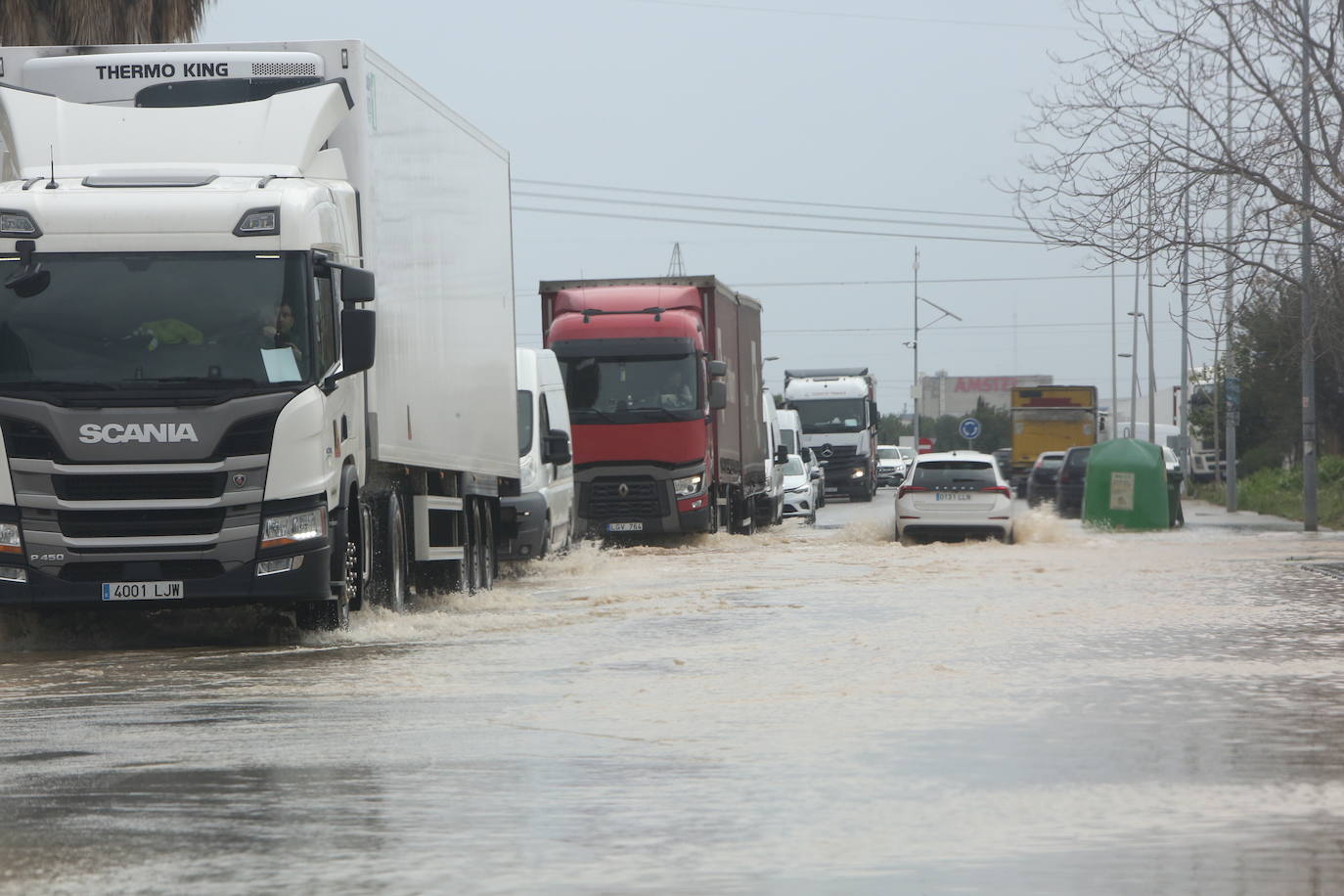 Las precipitaciones históricas en marzo dejan carreteras cortadas, ríos y barrancos desbordados y numerosas incidencias en Valencia y Castellón.