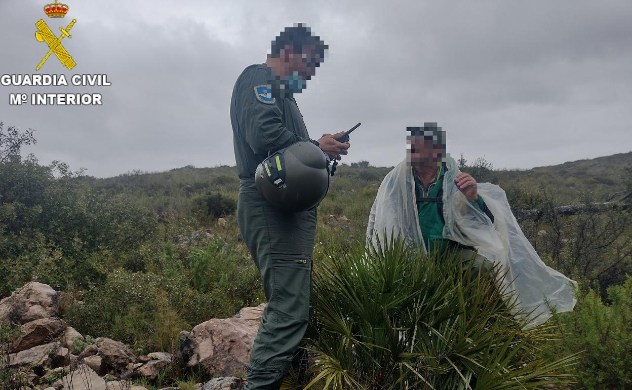 La Guardia Civil localiza al hombre en Las Pedrizas. 