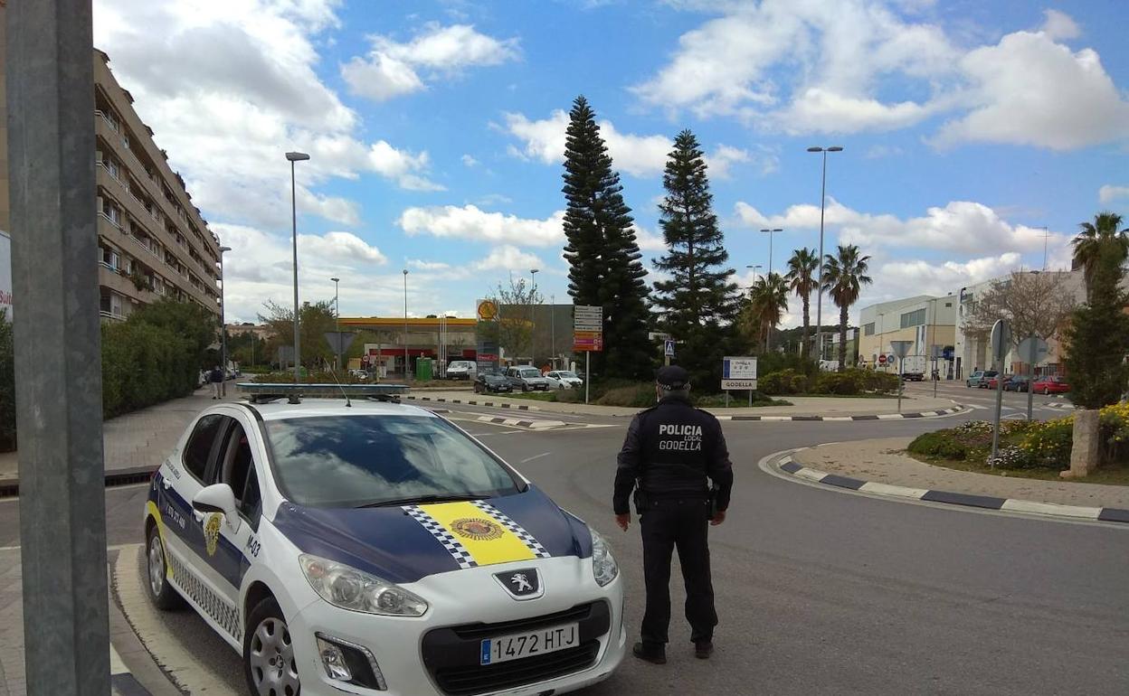 Un agente de la Policía Local de Godella. 