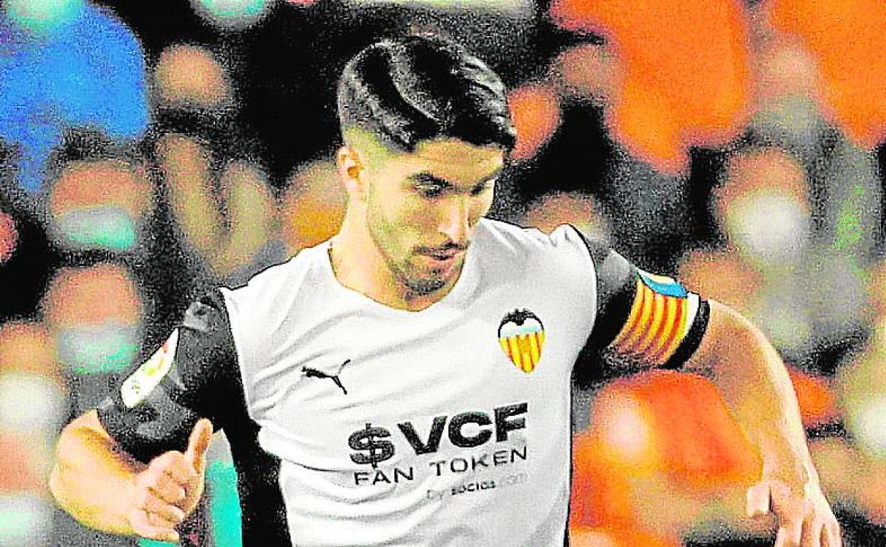 Carlos Soler, durante un partido del Valencia.