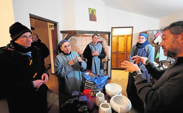 Acogida. Los Hermanitos del Cordero dieron cama a la expedición a su llegada a Polonia.