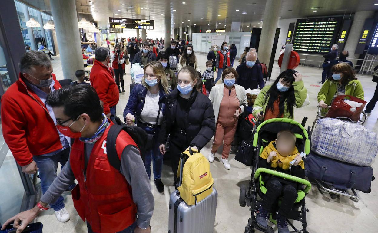 Llegada de un grupo de refugiados a Valencia. 