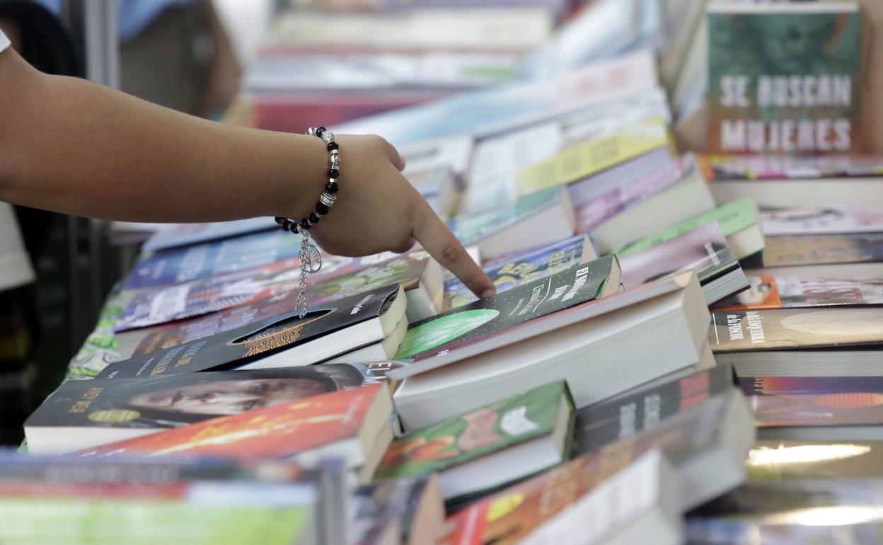 Valencia acoge los Premios Nacionales de la Crítica Literaria desde este jueves al sábado. 