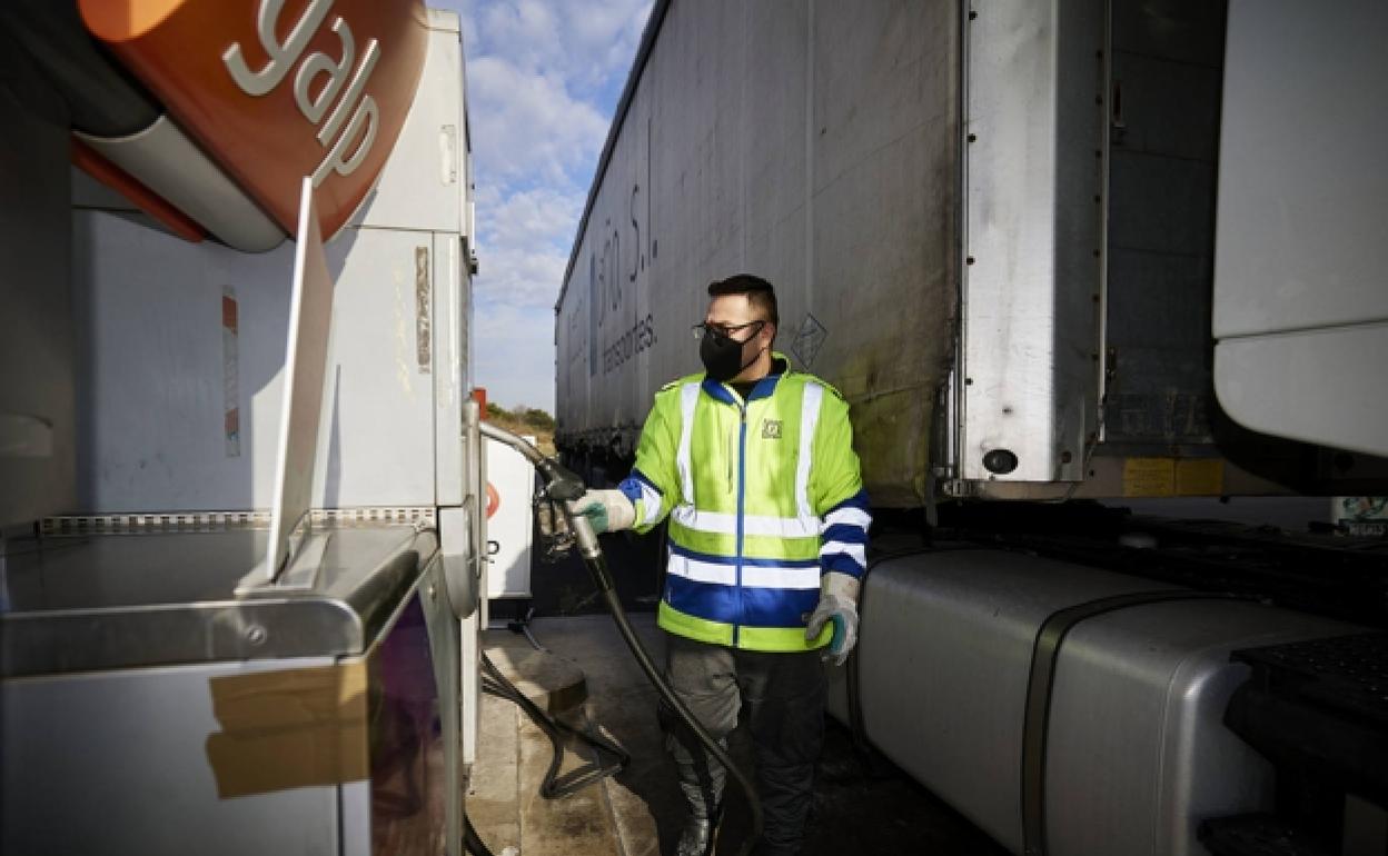 Precio de la gasolina | Puig ofrece a las gasolineras valencianas financiar la rebaja del combustible