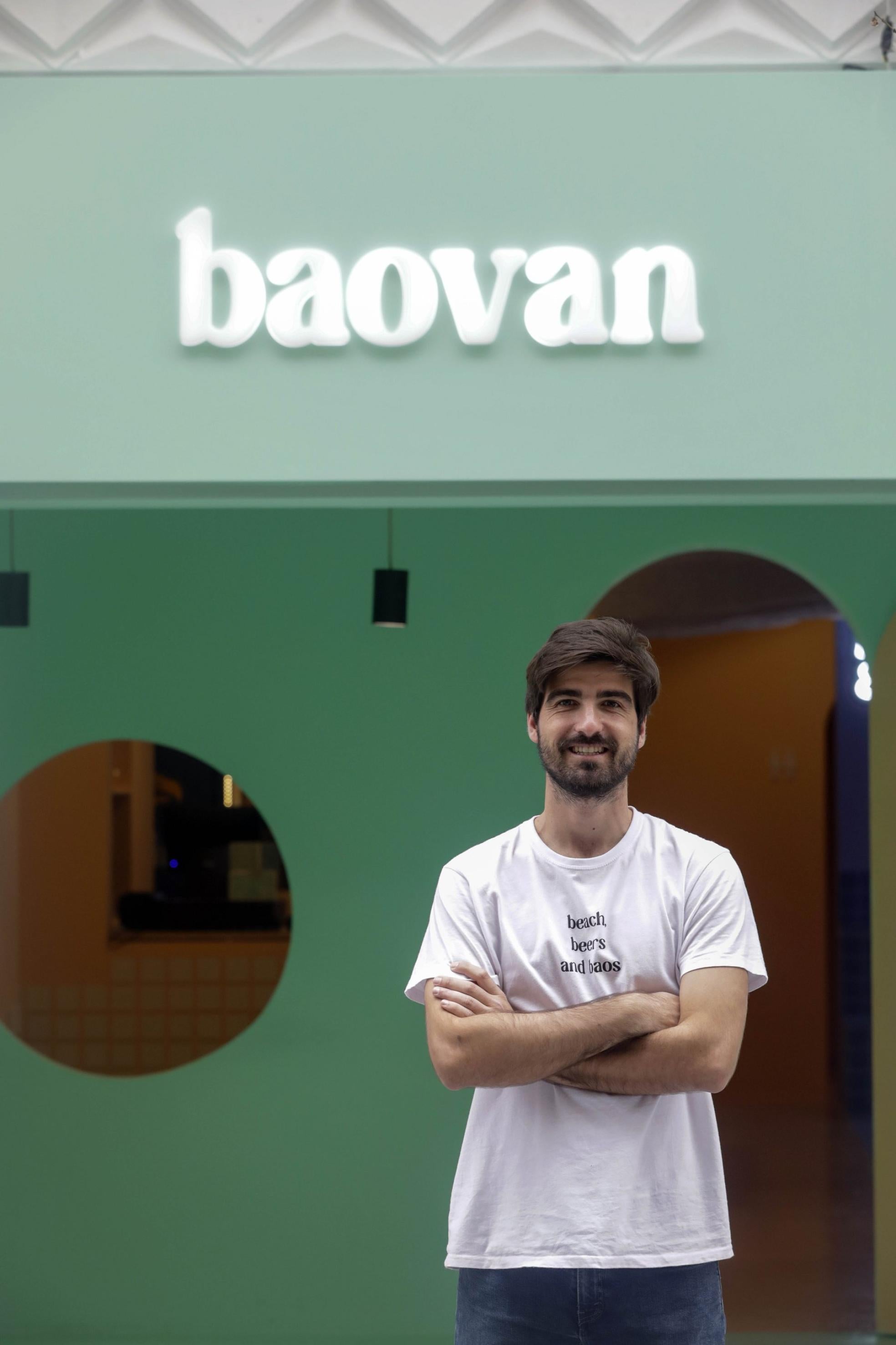 Protagonista.
Nacho Sal, en el local
que están a punto de
abrir en el barrio de
Ruzafa. irene marsilla