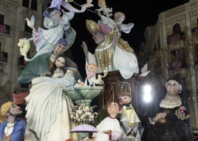 Imagen secundaria 1 - Falla del Rey Sol y del Bautizo de Maestro Gozalbo y falla de Ramiro de Maeztu-Humanista Mariner. 