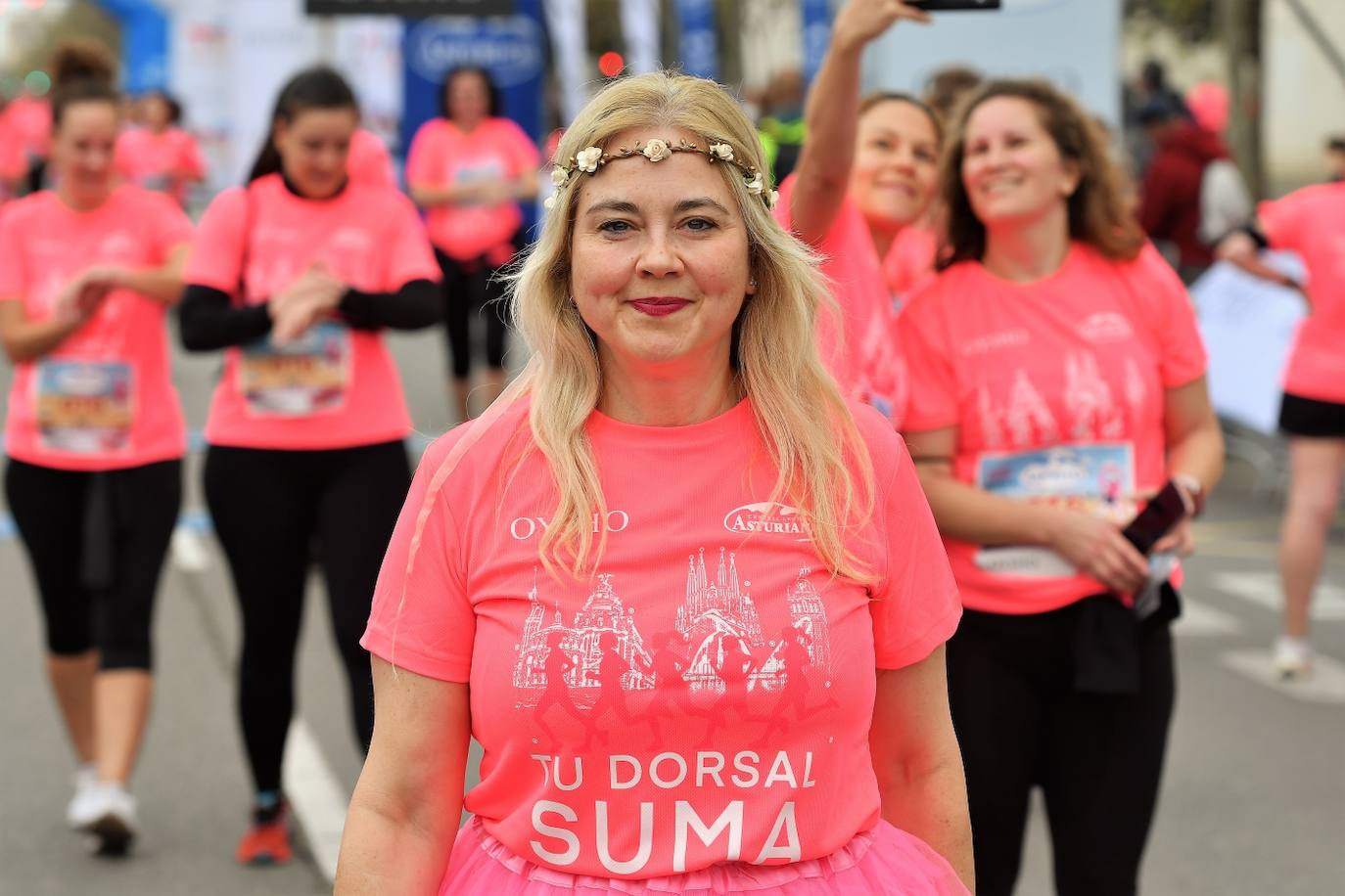 Miles de mujeres de todas las edades participan en la prueba popular de este domingo por la capital del Turia