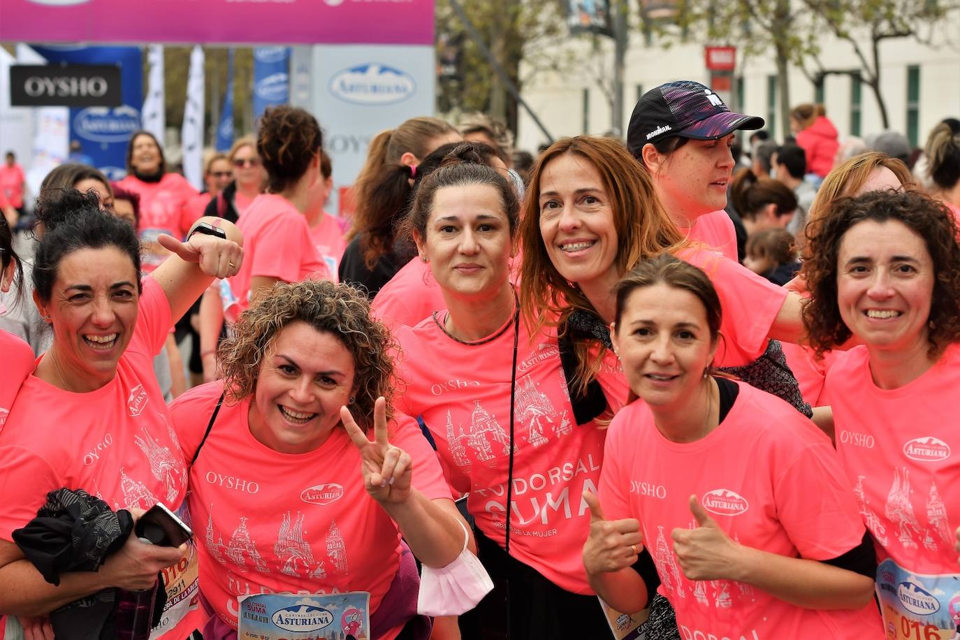 Miles de mujeres de todas las edades participan en la prueba popular de este domingo por la capital del Turia