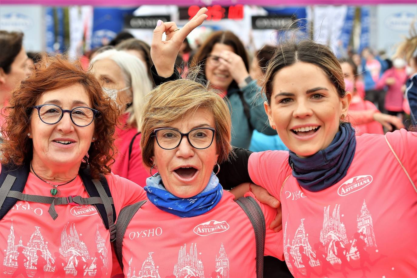 Miles de mujeres de todas las edades participan en la prueba popular de este domingo por la capital del Turia