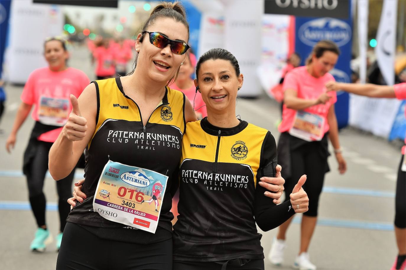 Miles de mujeres de todas las edades participan en la prueba popular de este domingo por la capital del Turia