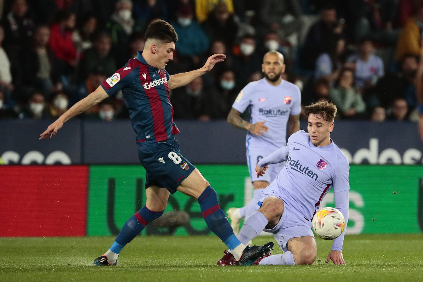 Fotos: Las mejores imágenes del Levante UD-FC Barcelona