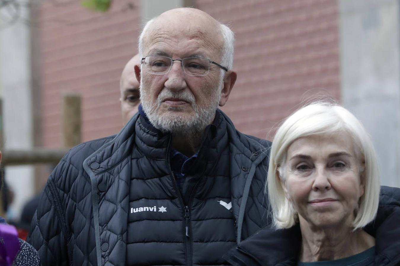 Las cofradías de la Semana Santa de los poblados marítimos de Valencia participan en las procesiones del Domingo de Ramos. 