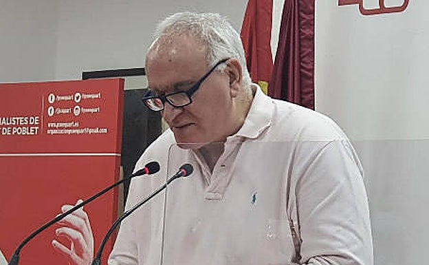 Imagen principal - Adolfo Gadea durante su discurso. 
