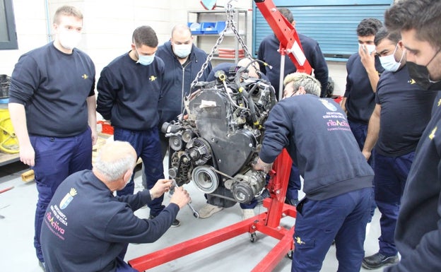 Curso de mecánica de vehículos industriales. 