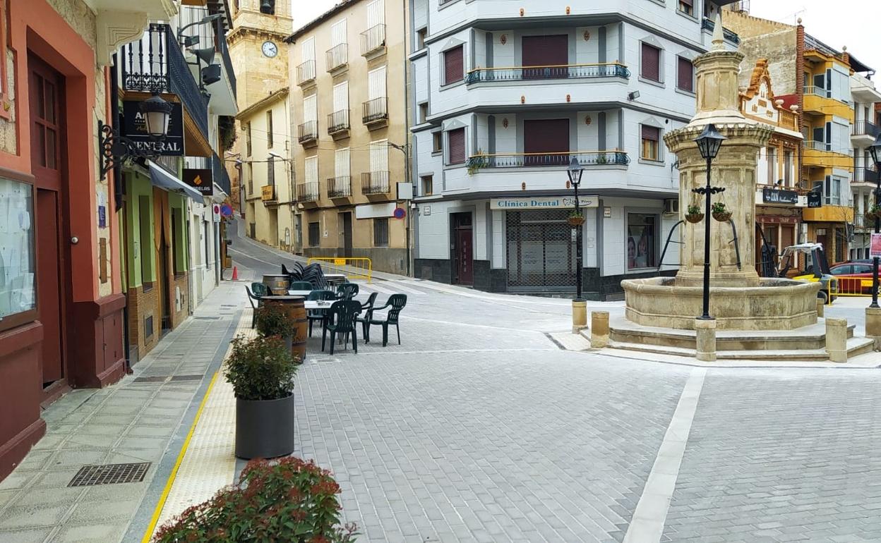 Imagen del resultado de la actuación en la Plaza Mayor de La Font de la Figuera. 