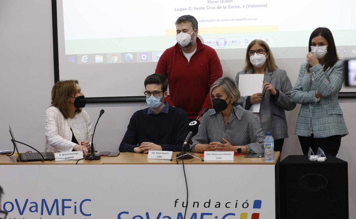 Representantes del Foro de Médicos de Atención Primaria de la Comunitat en su comparecencia de este martes.