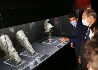 Imagen secundaria 1 - Imágenes de la inauguración de esta mañana en el MARQ. 