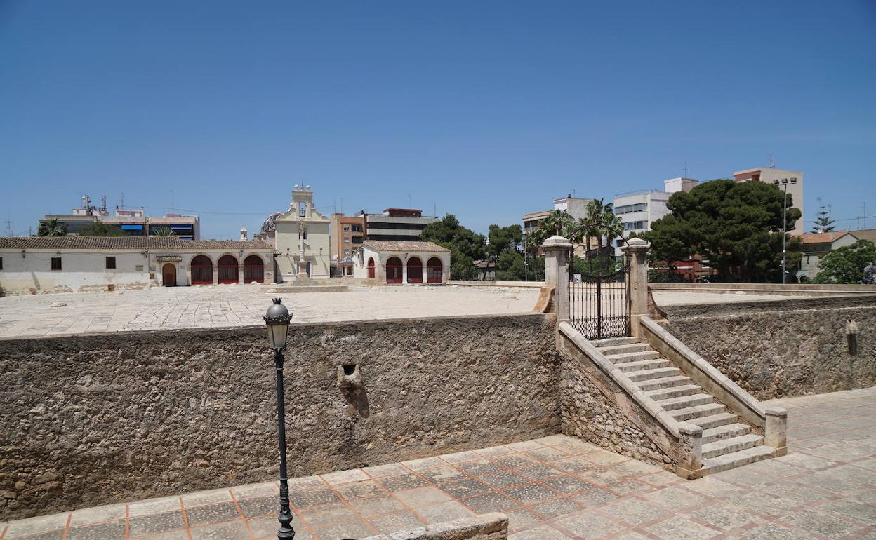La explanada del Patio de Los Silos de Burjassot se abre al público tras cuatro años