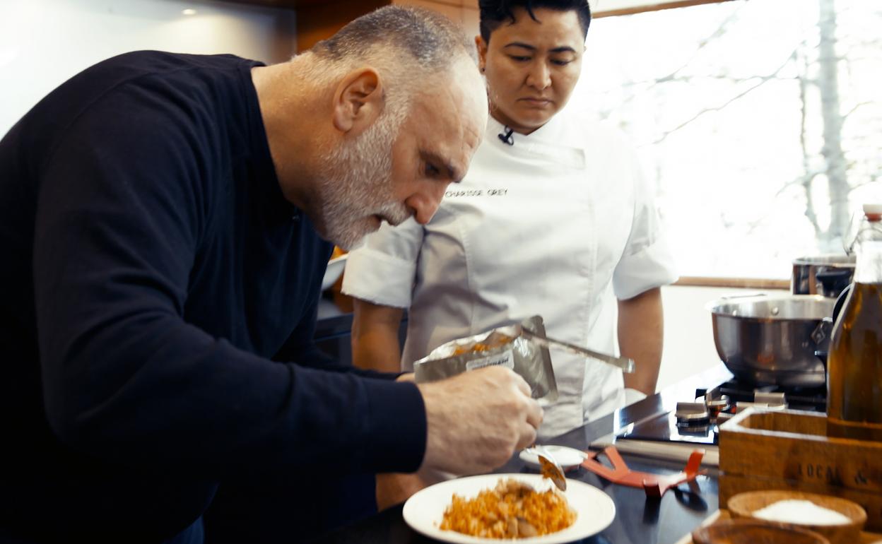 Receta de la paella de José Andrés | ¿Qué lleva la paella espacial de José Andrés?