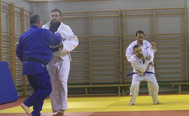 Miembros de Judokan Catarroja durante un entrenamiento. 