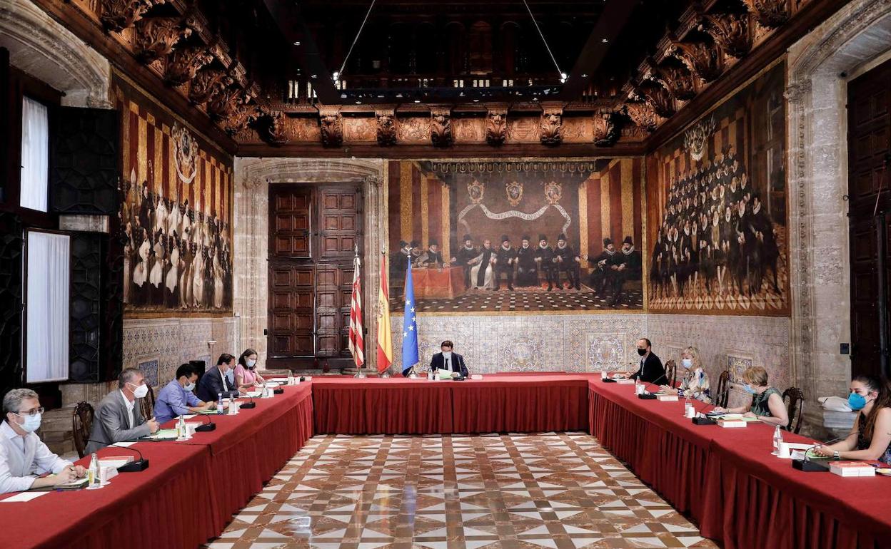 Pleno del Consell en el Palau de la Generalitat 