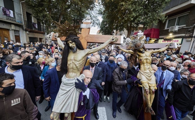 Encuentro del Cristo del Salvador y la imagen del Cristo del Salvador y del Amparo. 