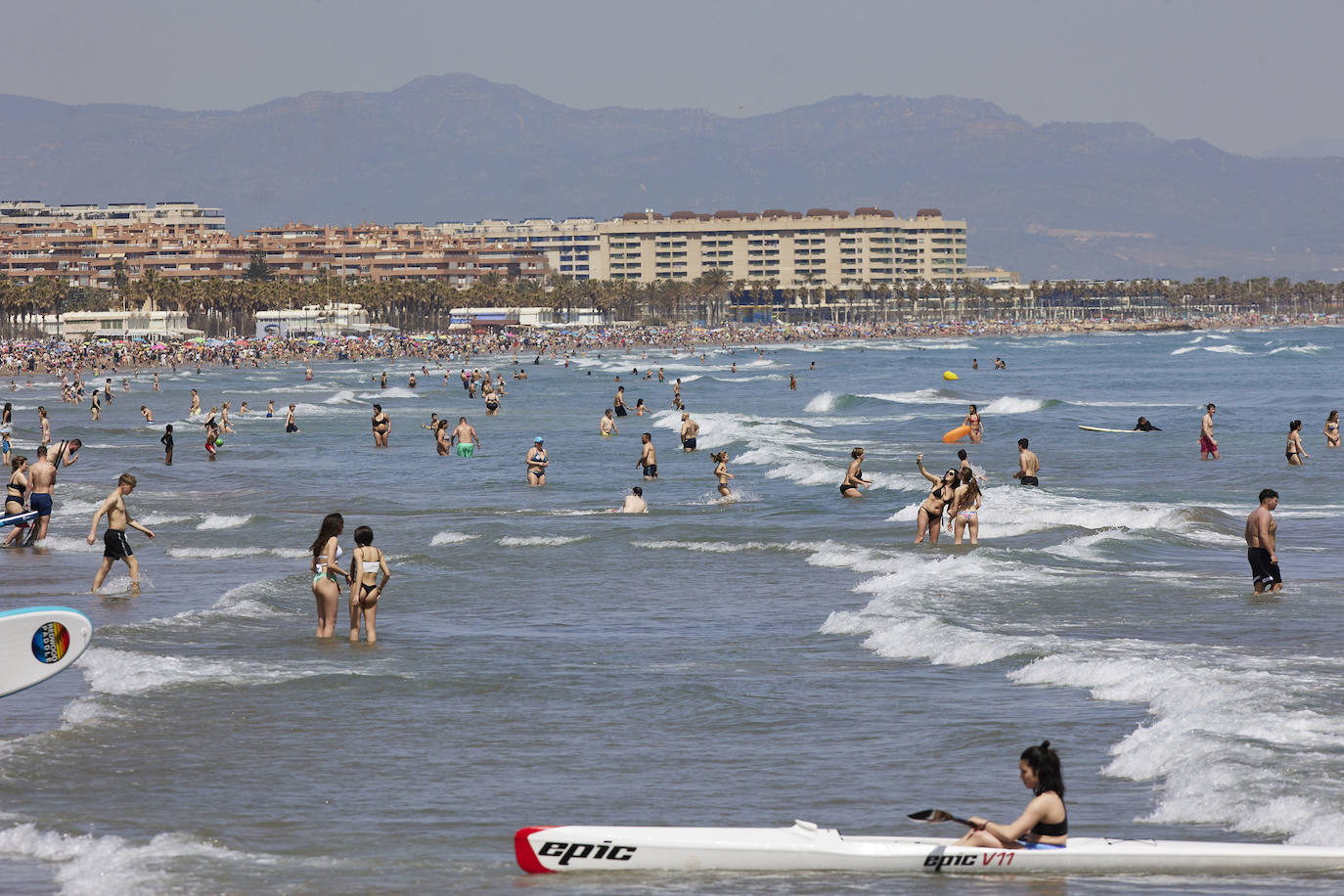 Fotos: Playas y terrazas de Valencia llenas en la Semana Santa más turística en 4 años