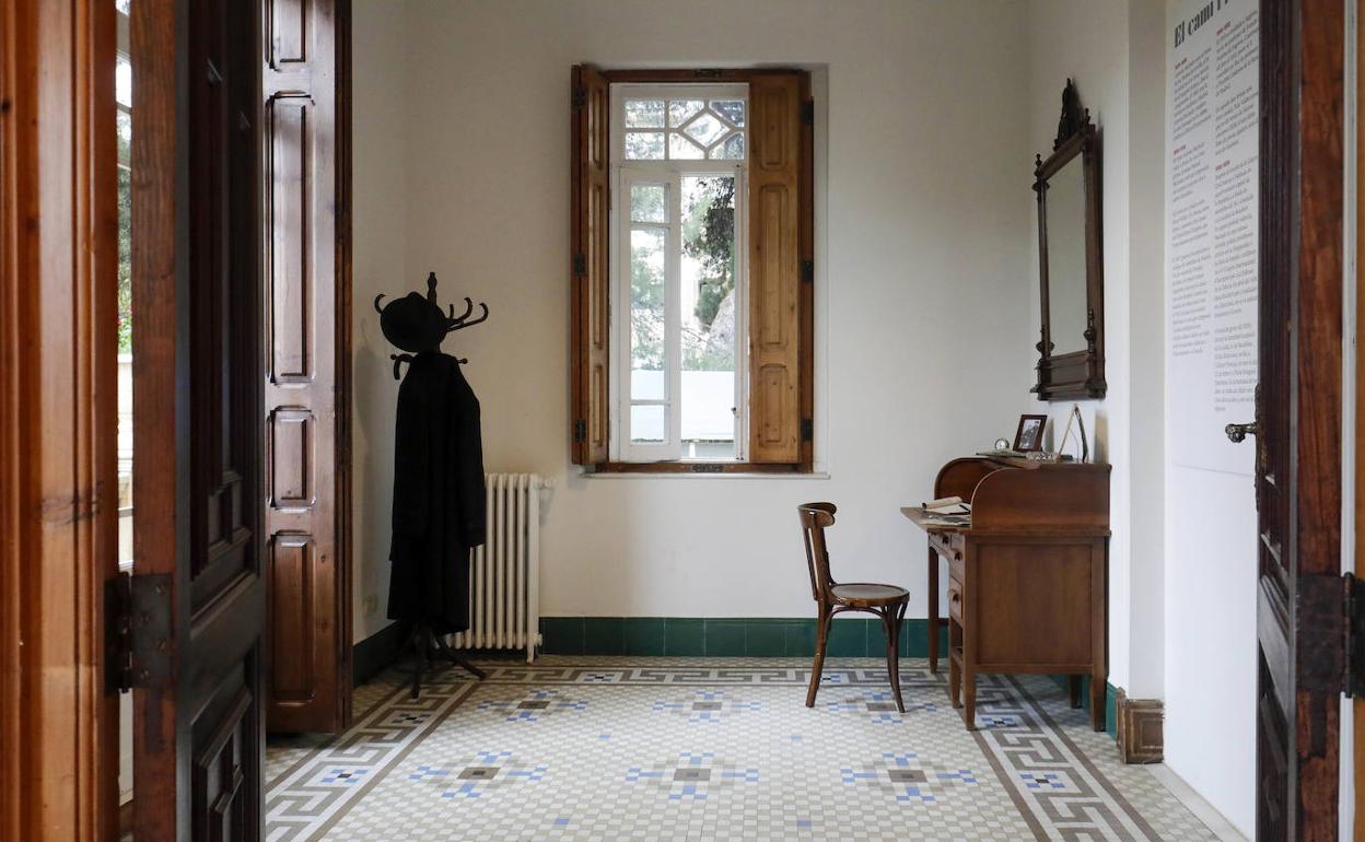 Cuarto que habitó Antonio Machado en Villa amparo en en el que se han recreado algunos objetos relacionados con el poeta. 