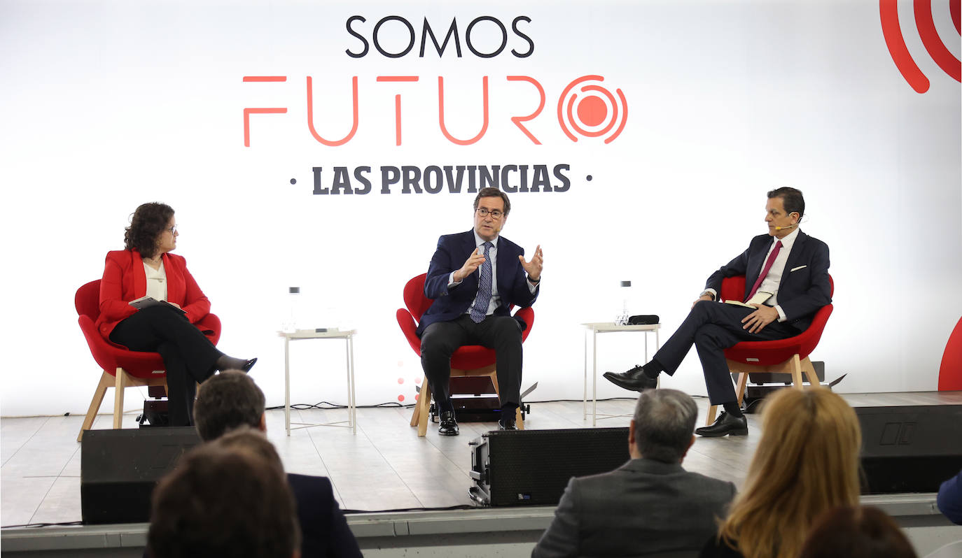 Fotos: Garamendi, presidente de la CEOE, visita LAS PROVINCIAS