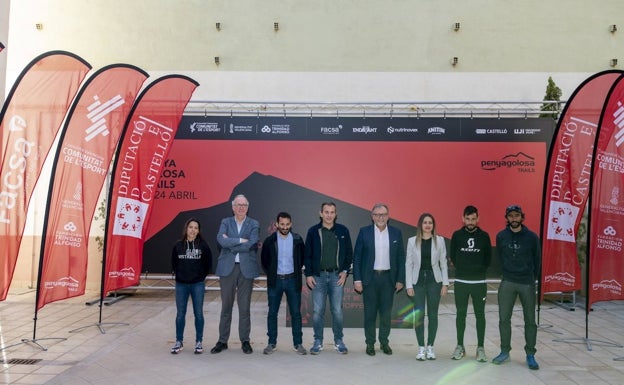 Autoridades, en el acto de presentación de la carrera el jueves previo a la cita. 