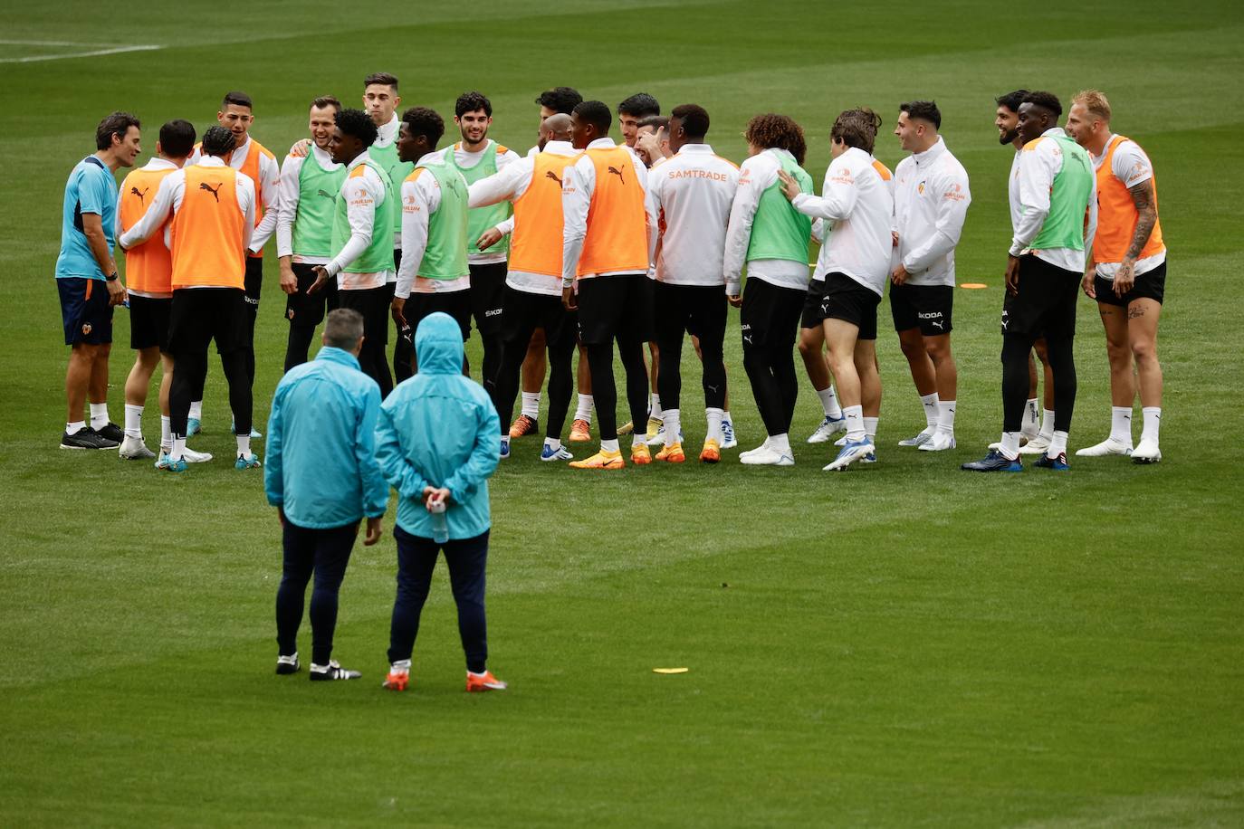 Fotos: Así ha sido el entrenamiento del Valencia previo a la final de Copa