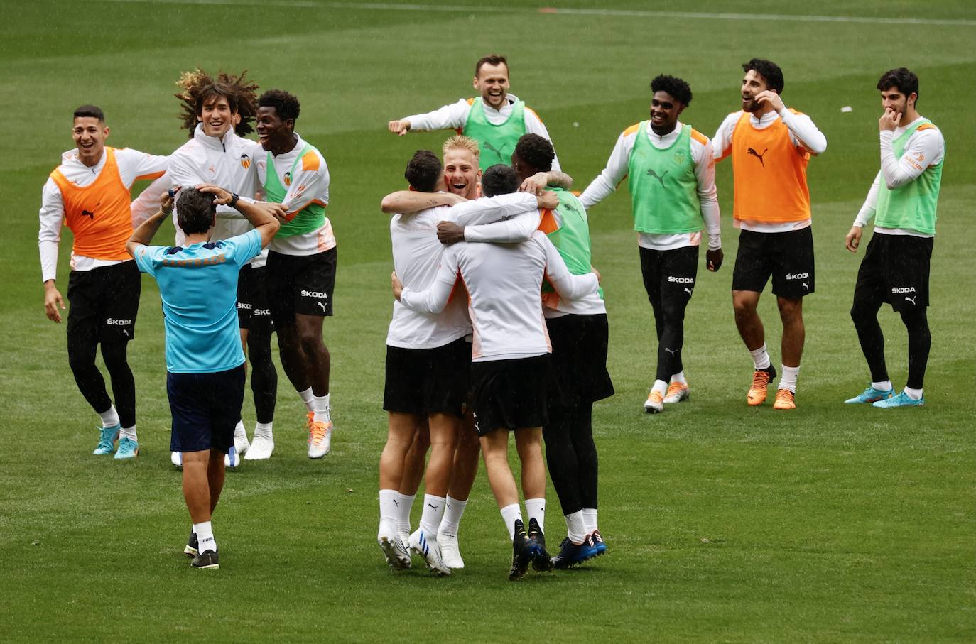 Fotos: Así ha sido el entrenamiento del Valencia previo a la final de Copa